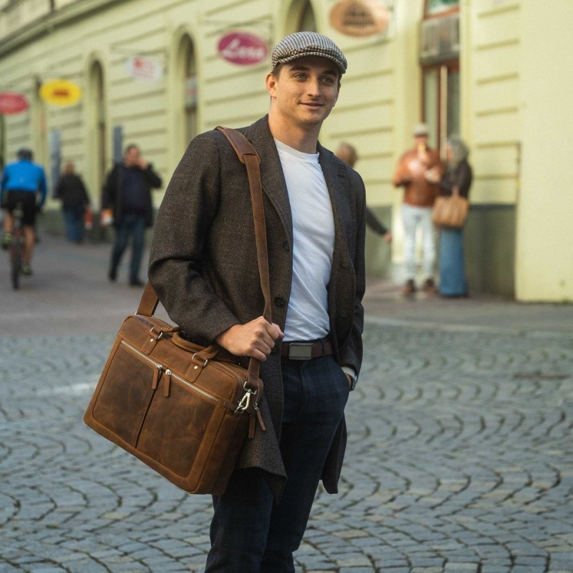 Nagy férfi Valmio Sahara táska
