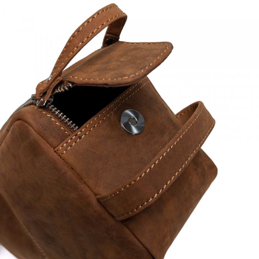 Hnědá kožená kosmetická taška Valmio Trip-1053